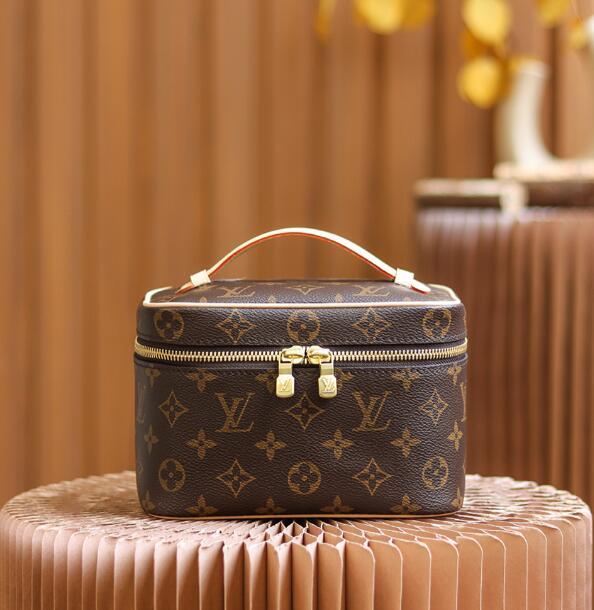 Luxe Touch Bags -   2326