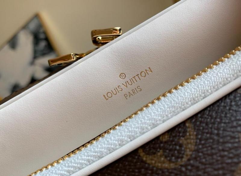 Luxe Touch Bags -   2605