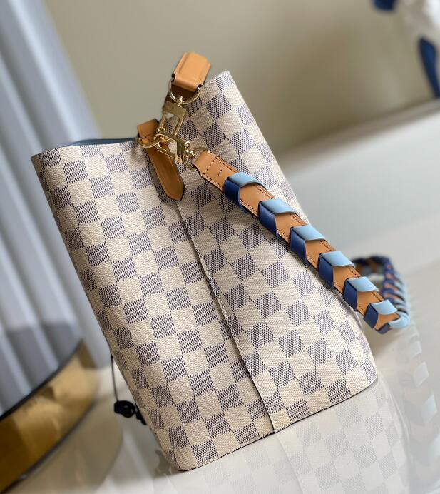 Luxe Touch Bags -   2415