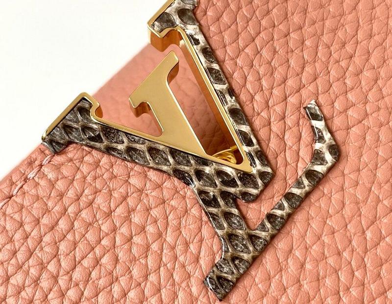 Luxe Touch Bags -   2600