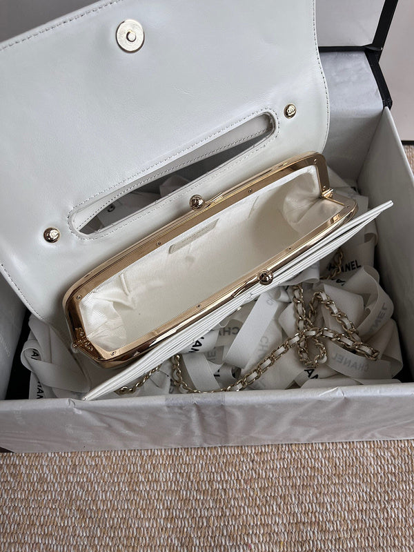 Luxe Touch Bags 

 -  Bags - 2996