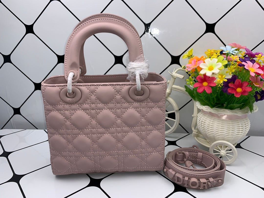 Luxe Touch Lady Bag