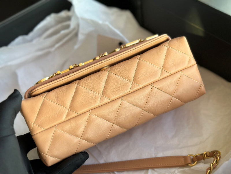Luxe Touch Bags 

 -  Bags - 2750