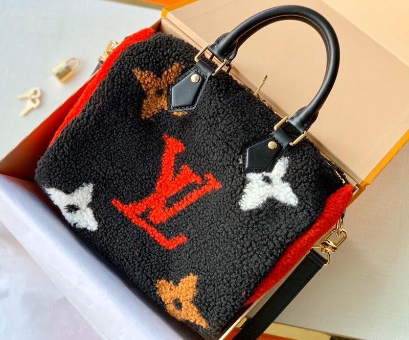 Luxe Touch Bags -   2994