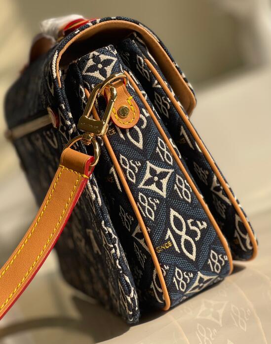 Luxe Touch Bags -   2533