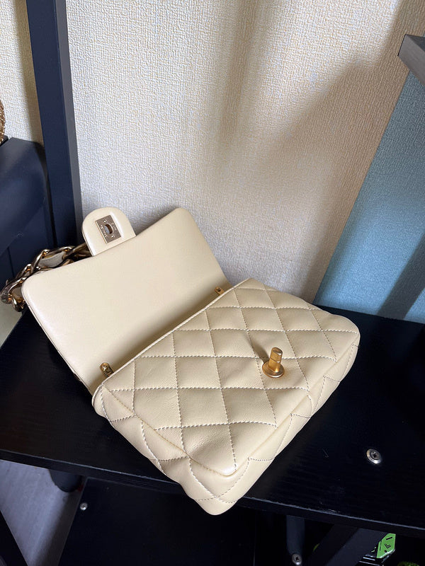 Luxe Touch Bags 

 -  Bags - 3096