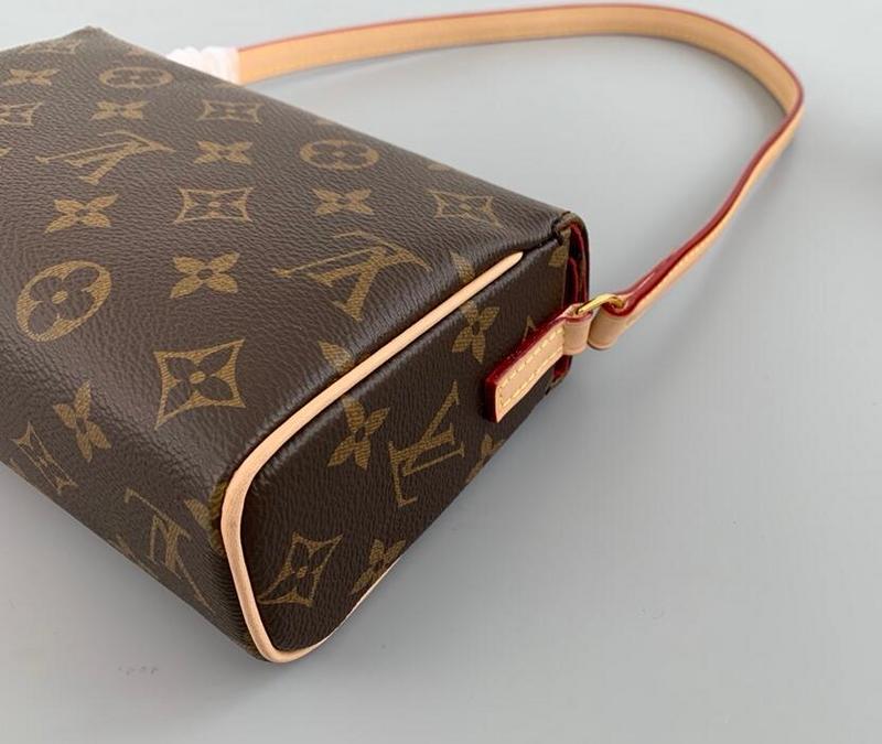 Luxe Touch Bags -   2688