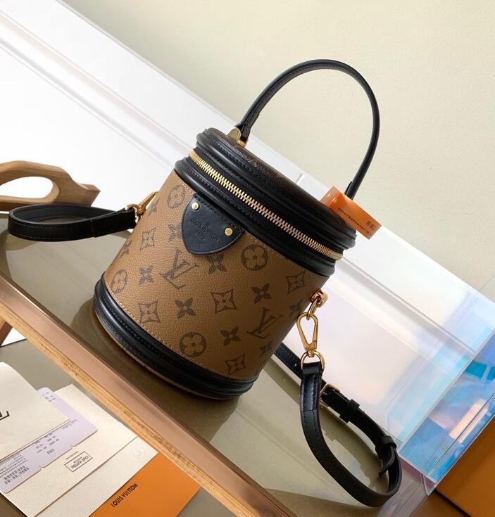 Luxe Touch Bags -   2527