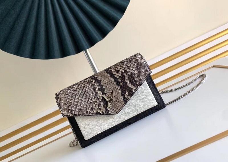 Luxe Touch Bags -   2619