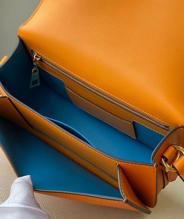 Luxe Touch Bags -   2961