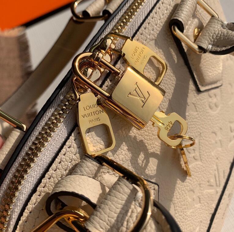 Luxe Touch Bags -   2990