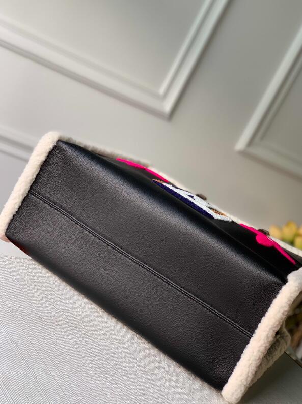 Luxe Touch Bags -   2592
