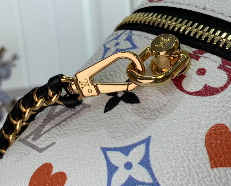 Luxe Touch Bags -   2642
