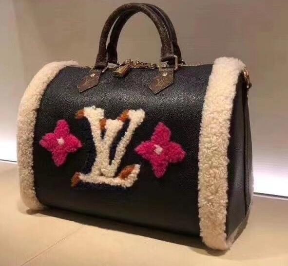 Luxe Touch Bags -   2737