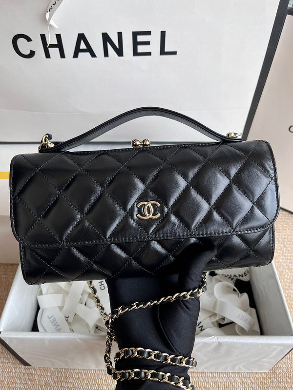Luxe Touch Bags 

 -  Bags - 3000