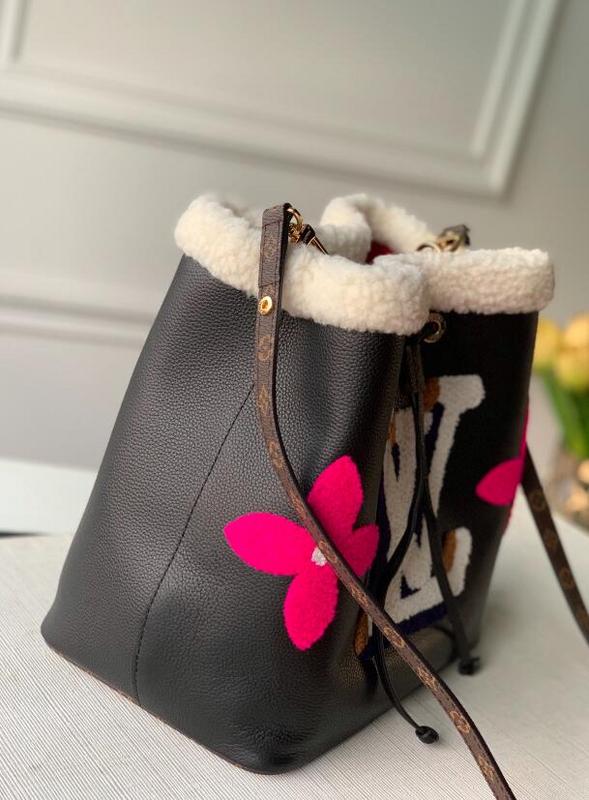 Luxe Touch Bags -   2570