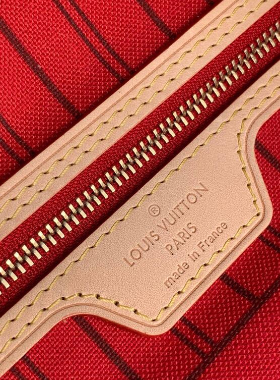 Luxe Touch Bags -   2969