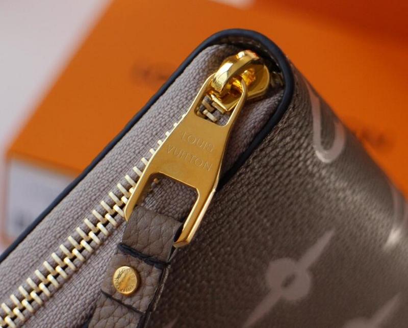 Luxe Touch Bags -   2700