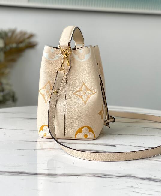 Luxe Touch Bags -   2470
