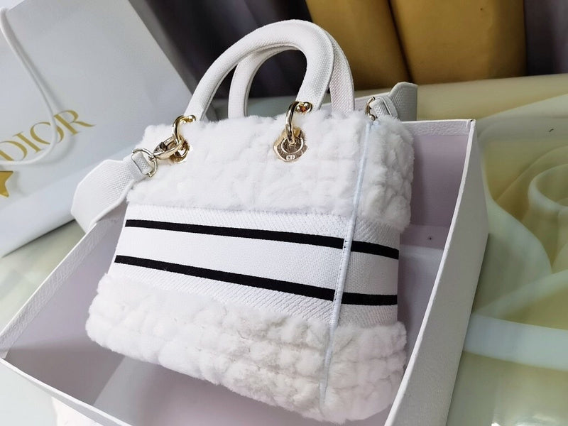 LTB - Luxe Touch Bags - 074
