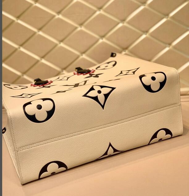 Luxe Touch Bags -   2777
