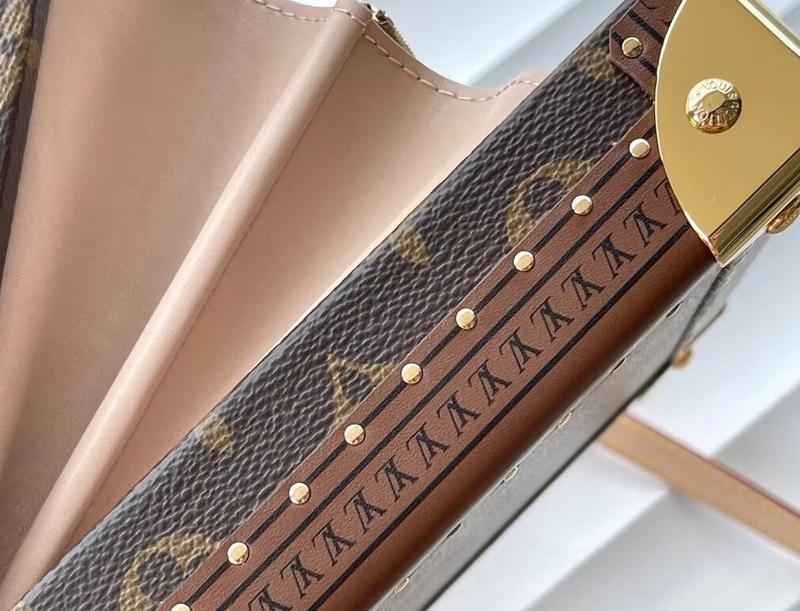 Luxe Touch Bags -   2136