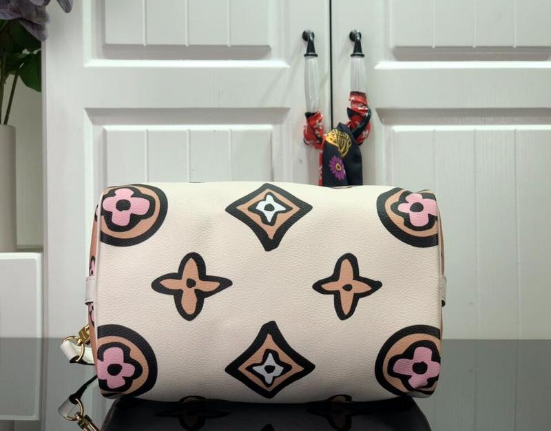 Luxe Touch Bags -   2209