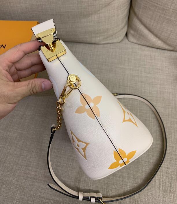 Luxe Touch Bags -   2422
