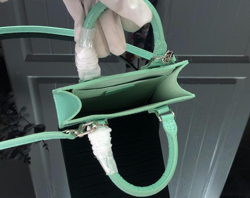 Luxe Touch Bags -   2204