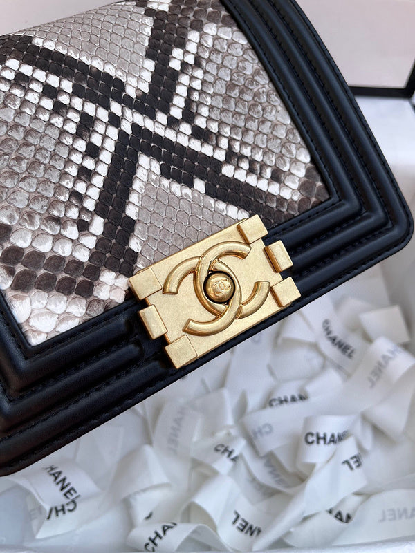 Luxe Touch Bags 

 -  Bags - 3417