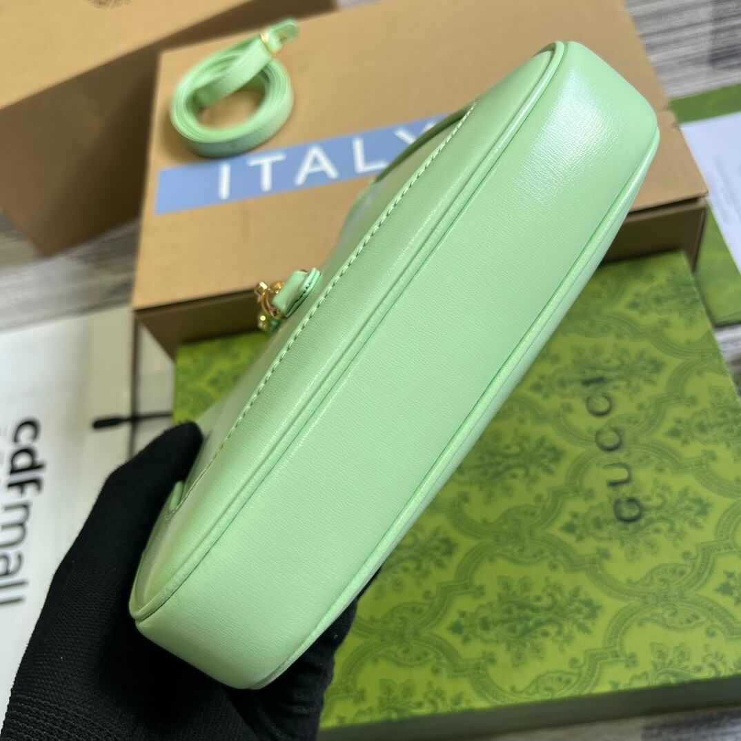 GG637091 Handbag subaxillary bag 19cm light green cowhide