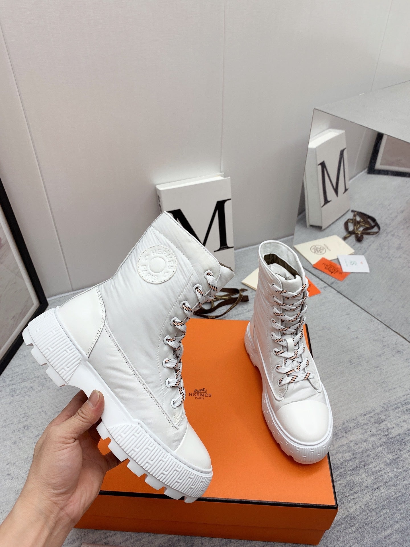 HM FRESH ANKLE BOOTS WHITE