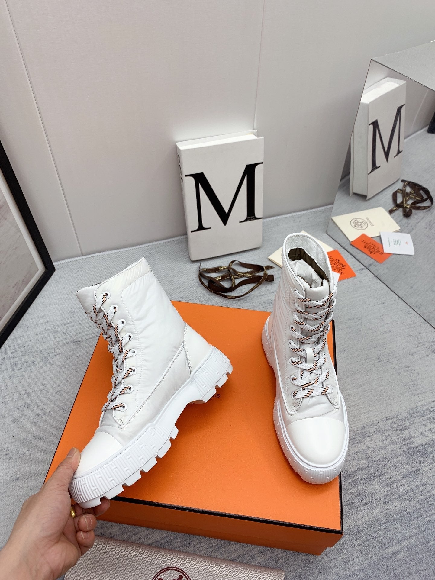 HM FRESH ANKLE BOOTS WHITE
