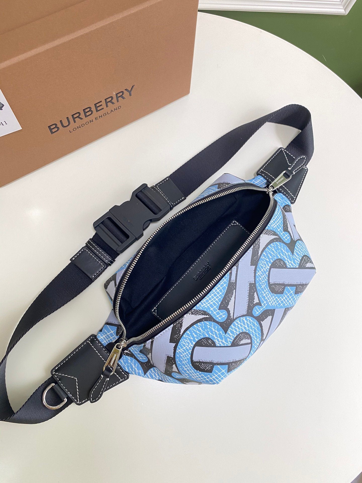 Elite Carryalls