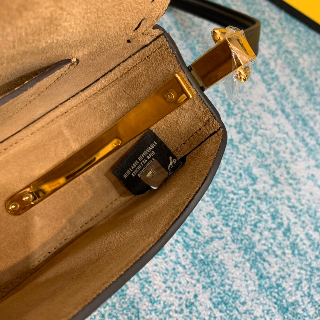 Luxe Touch -  Bag - FED - 422