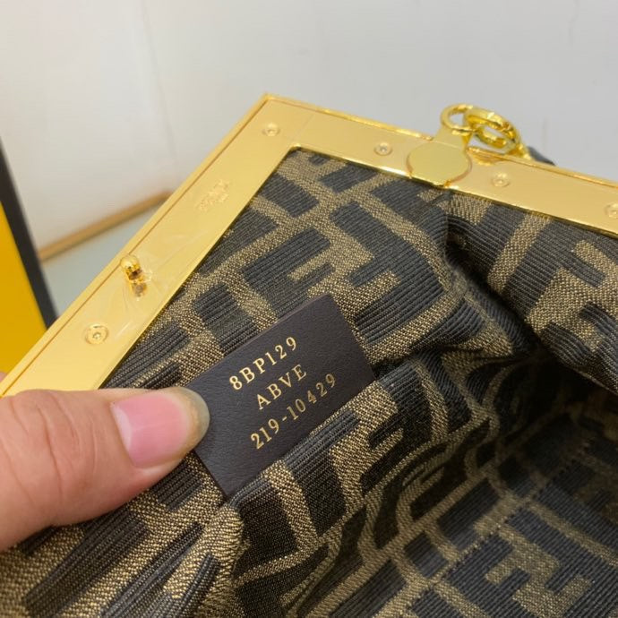 Luxe Touch -  Bag - FED - 220
