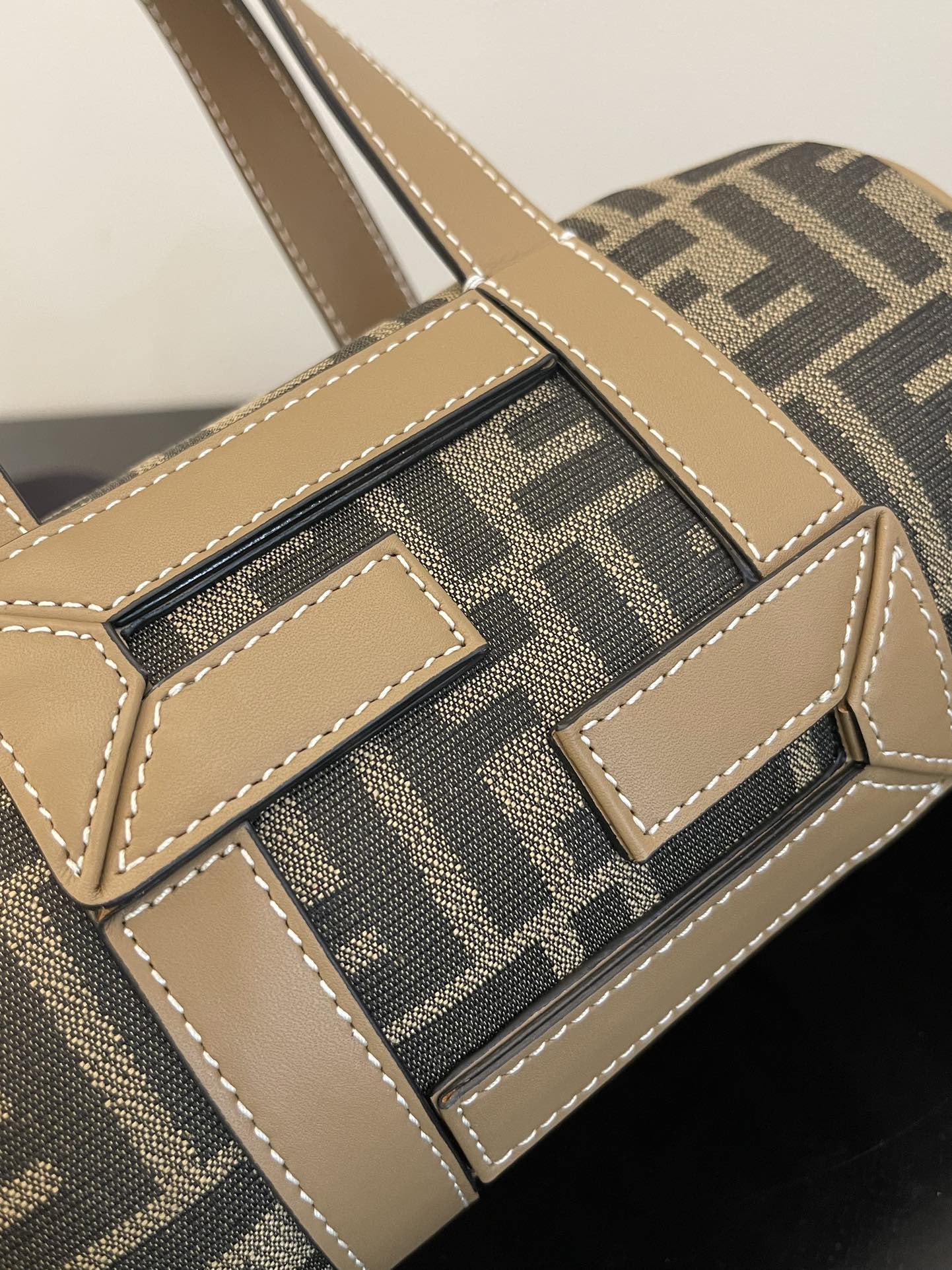 Luxe Touch -  Bag - FED - 175