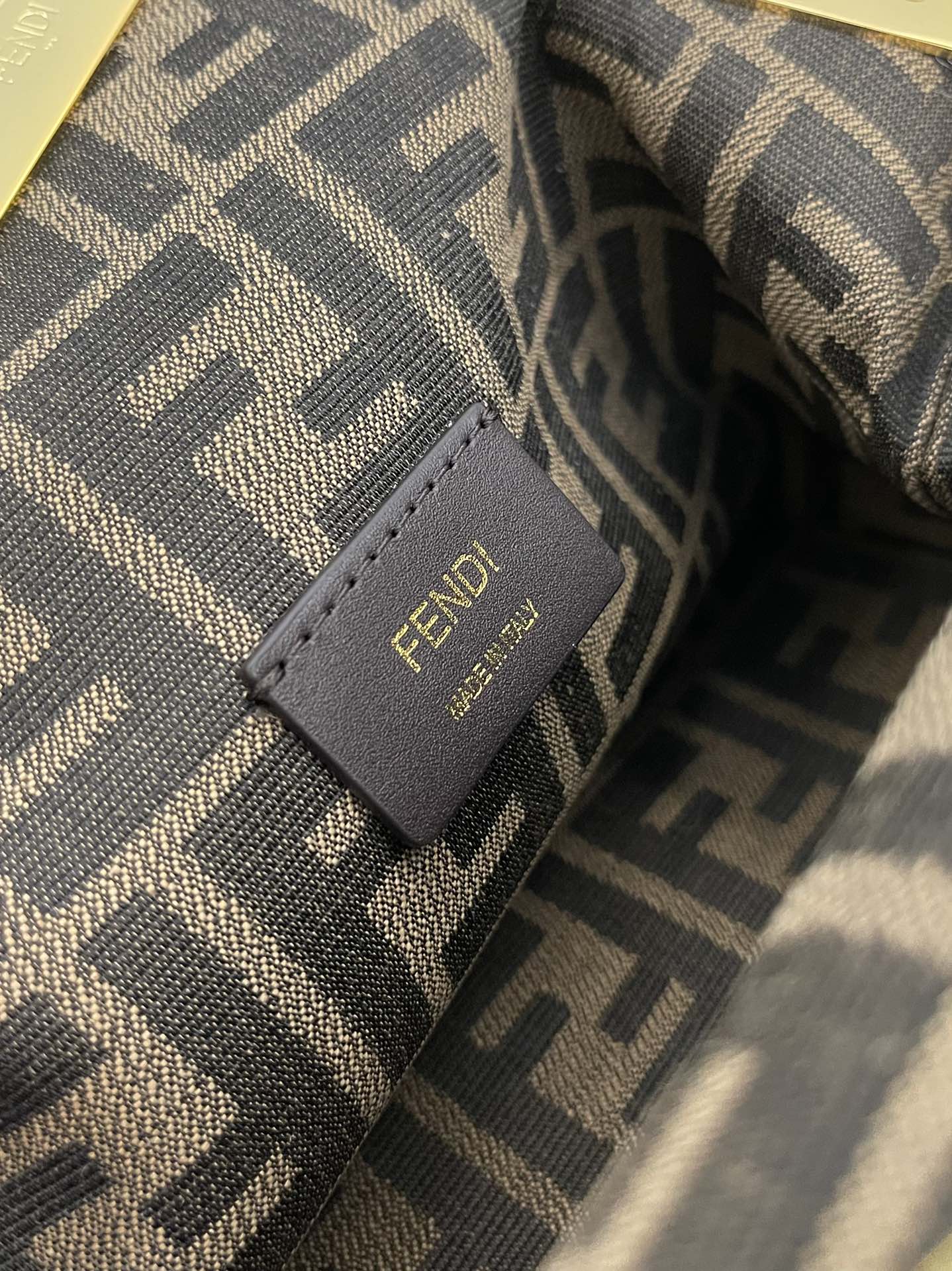 Luxe Touch -  Bag - FED - 112