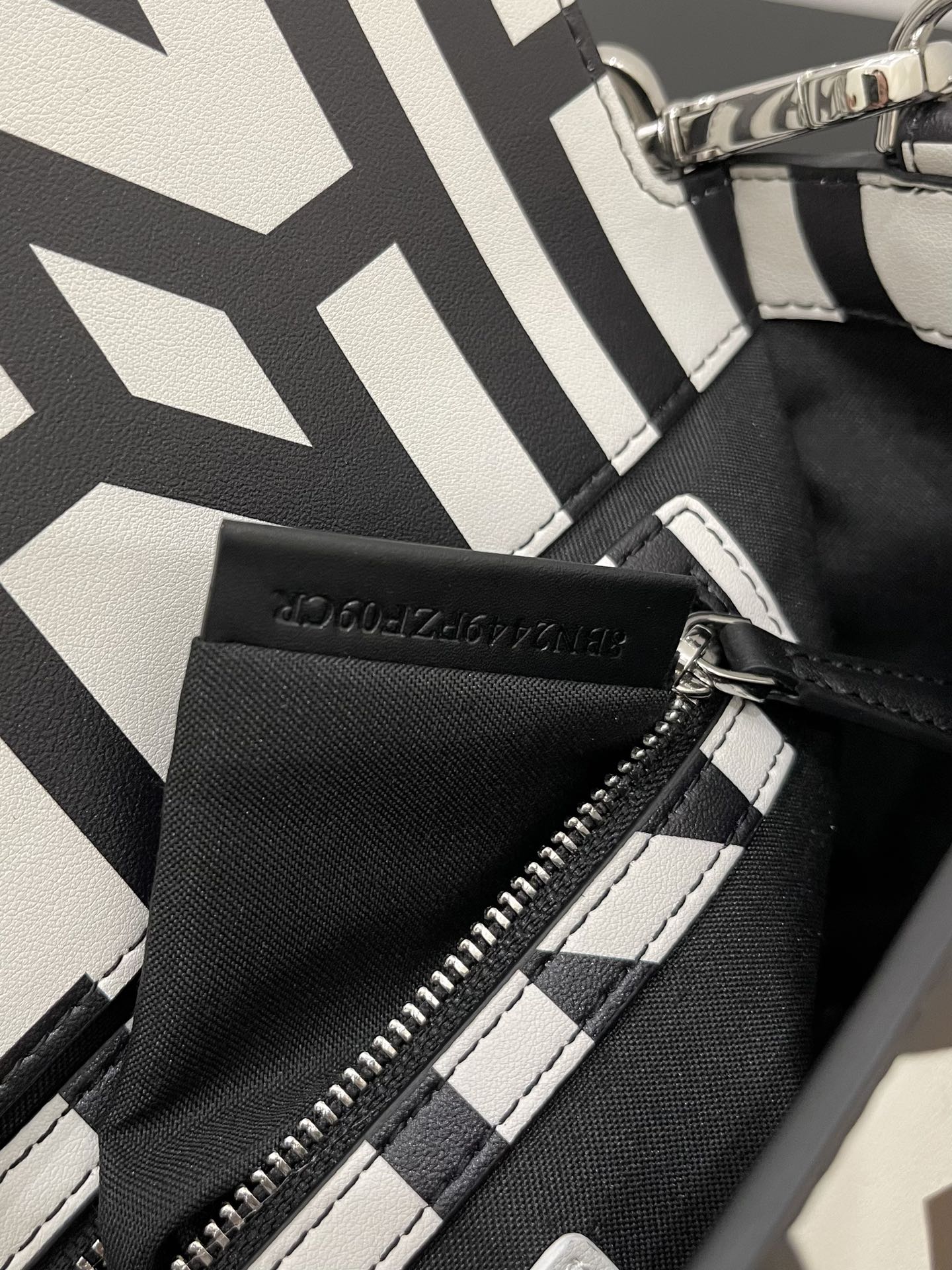Luxe Touch -  Bag - FED - 082