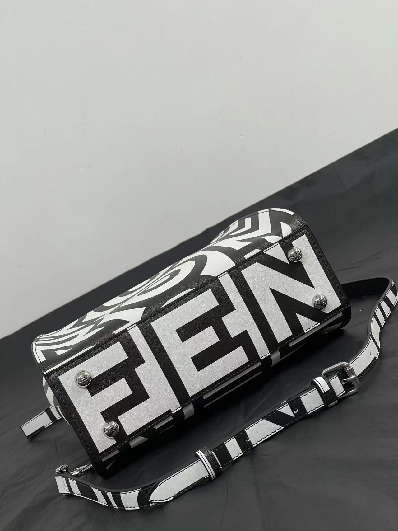 Luxe Touch Bags -  Bag - FED - 086