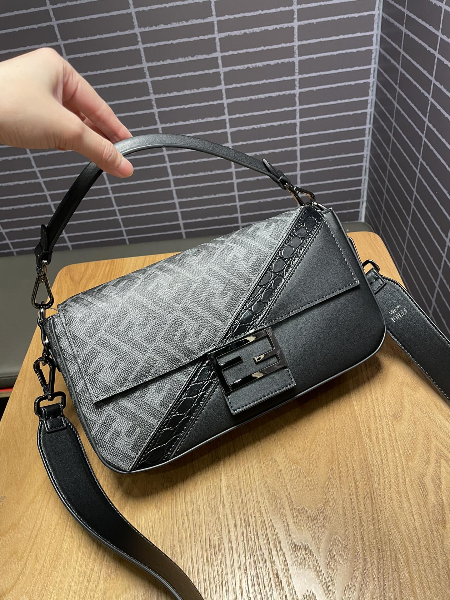 Luxe Touch -  Bag - FED - 077