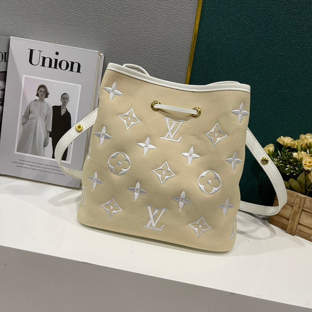 Elite Carryalls