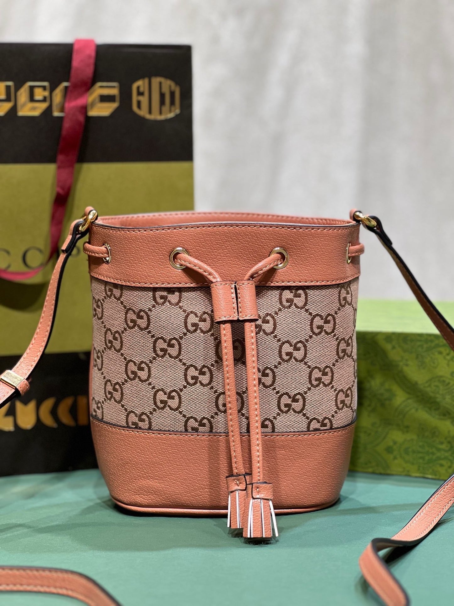 Elite Carryalls