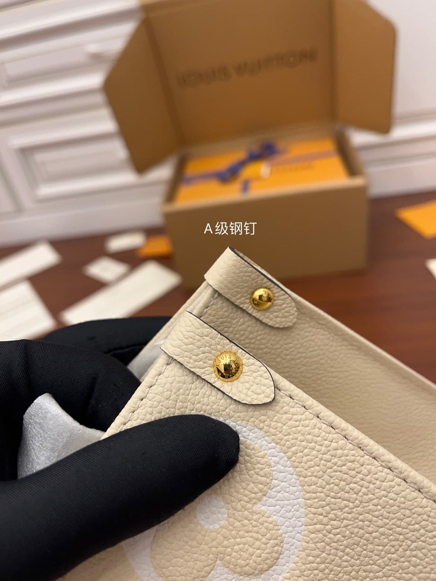 M45717 ONTHEGO MM BAG TOTE M45717 M45718 Cream/Saffron/blue