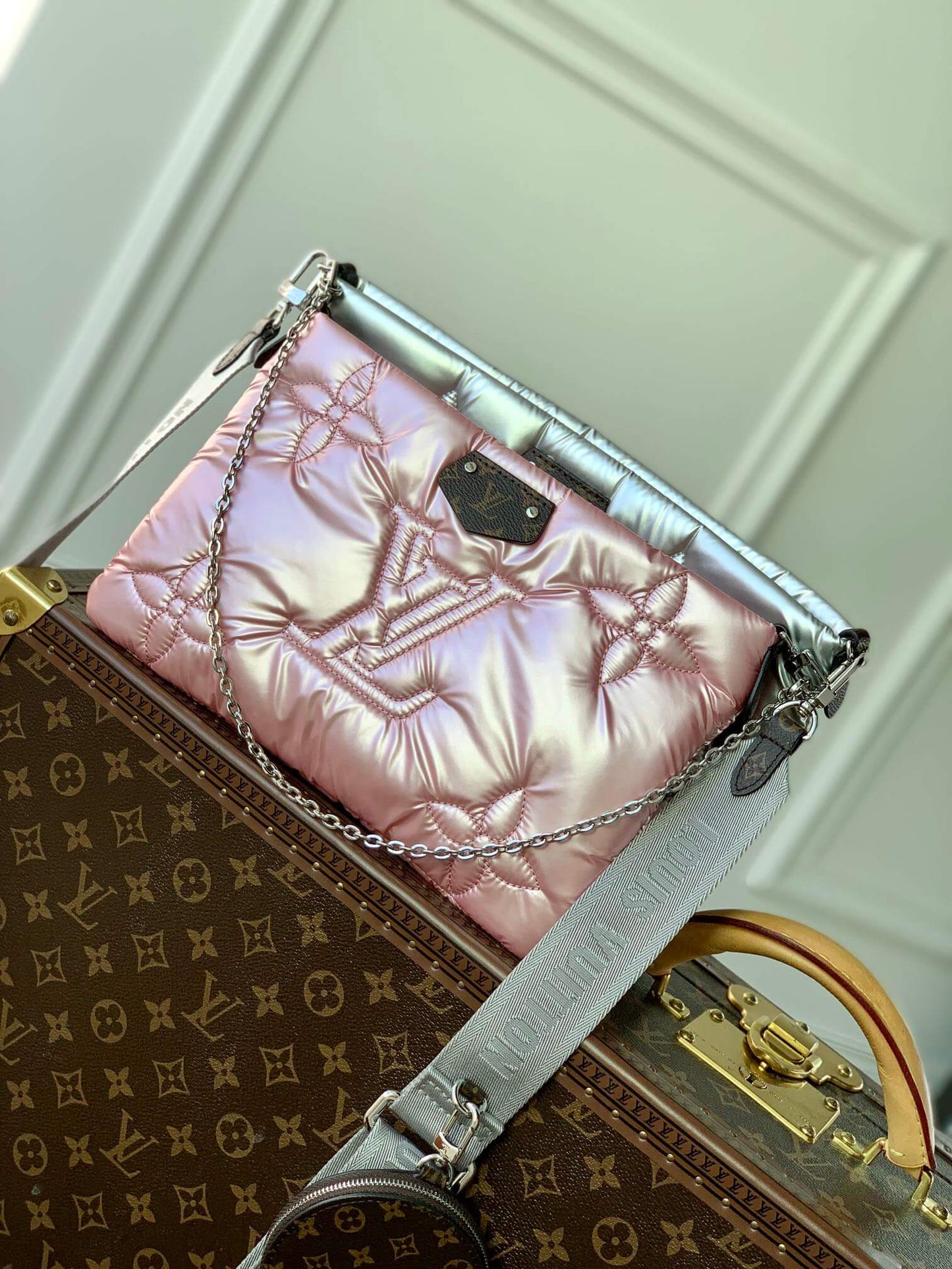 M21056 MAXI MULTI POCHETTE ACCESSOIRES 34CM Pillow Silver / Pale Pink