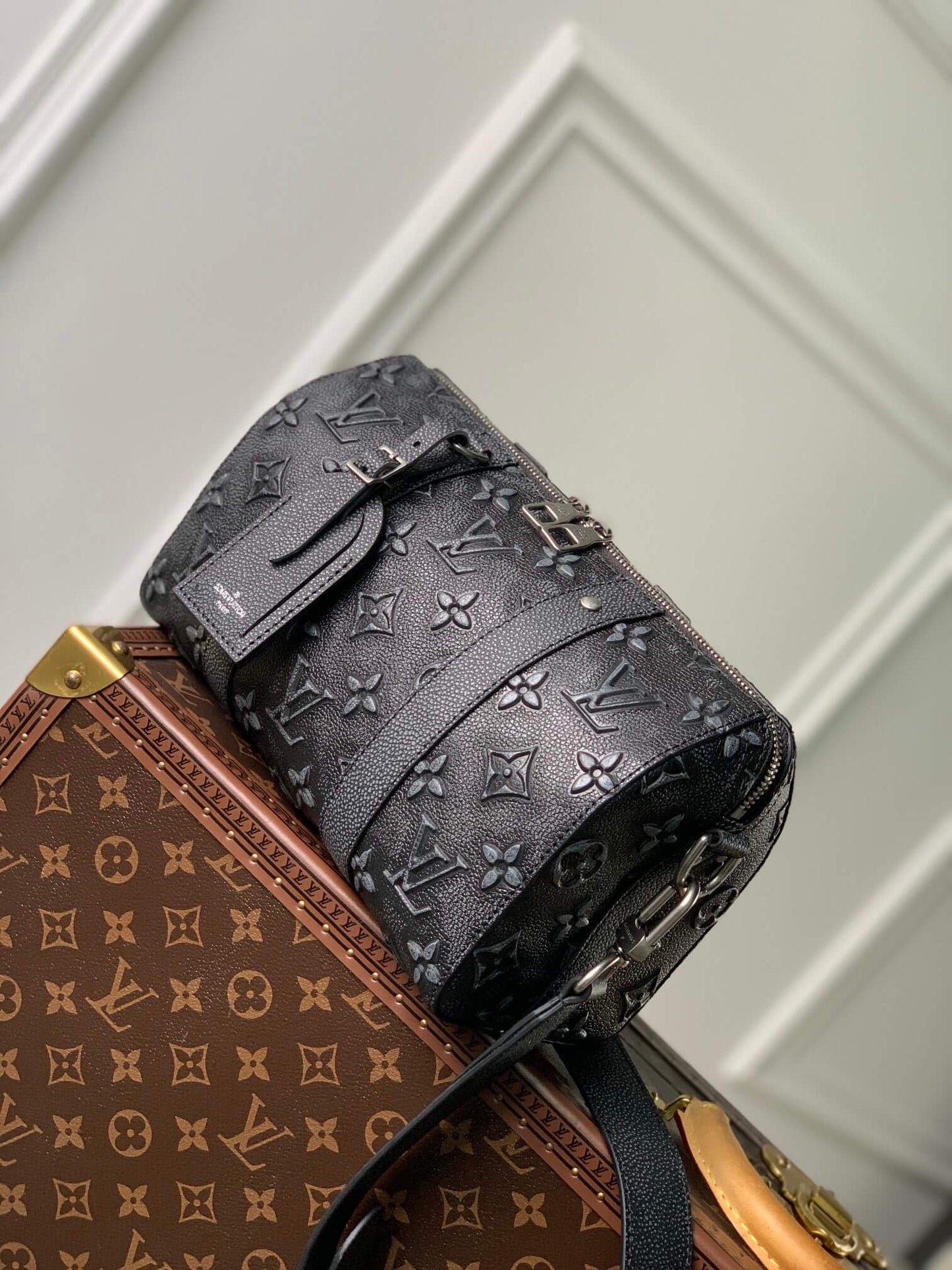 M21448 CITY KEEPALL Monogram 27CM black