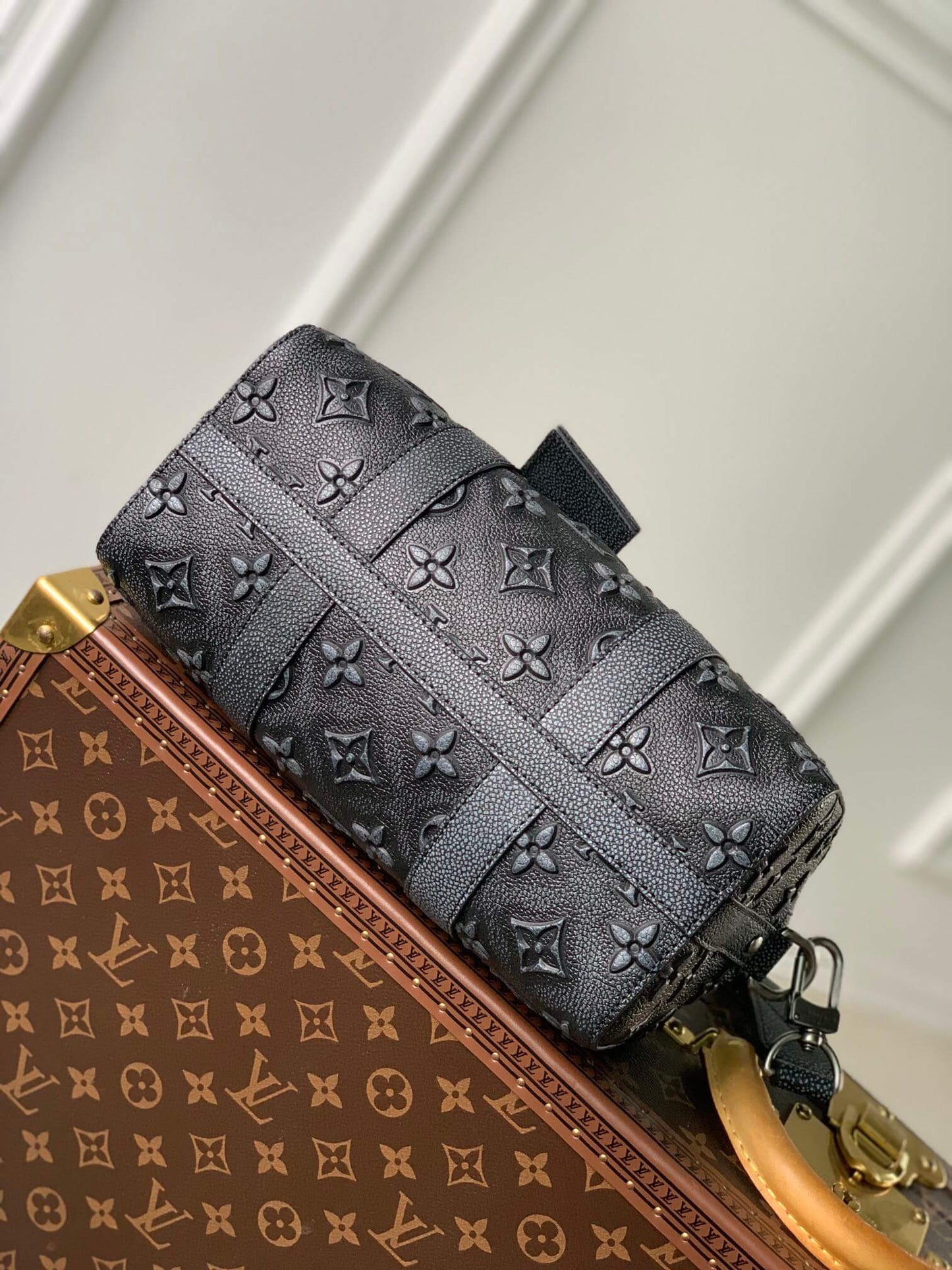 M21448 CITY KEEPALL Monogram 27CM black