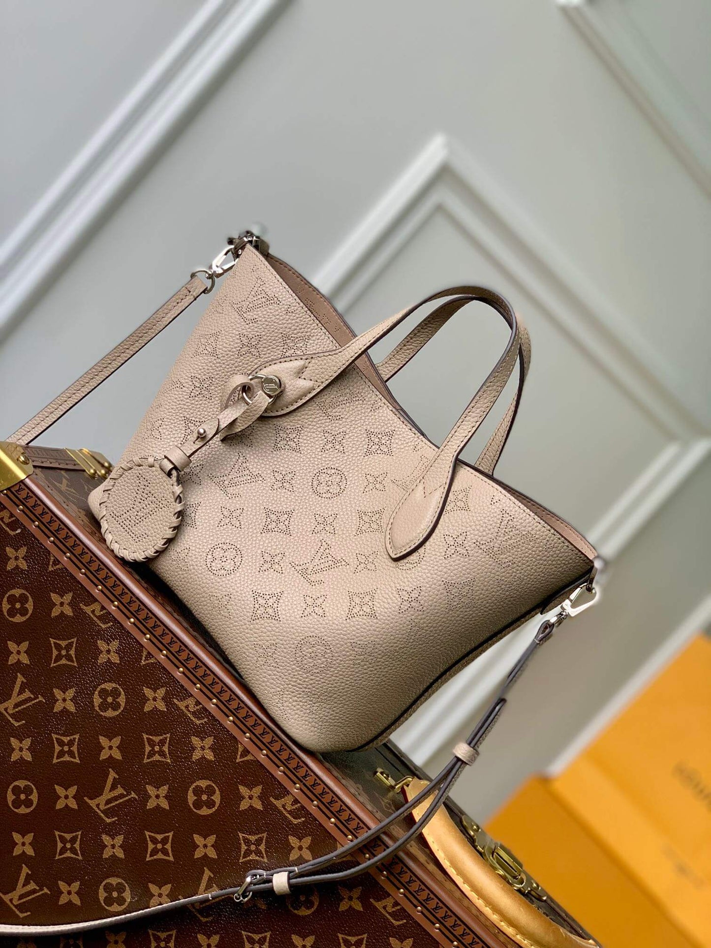 M21849 Blossom PM Handbag 20cm elephant grey