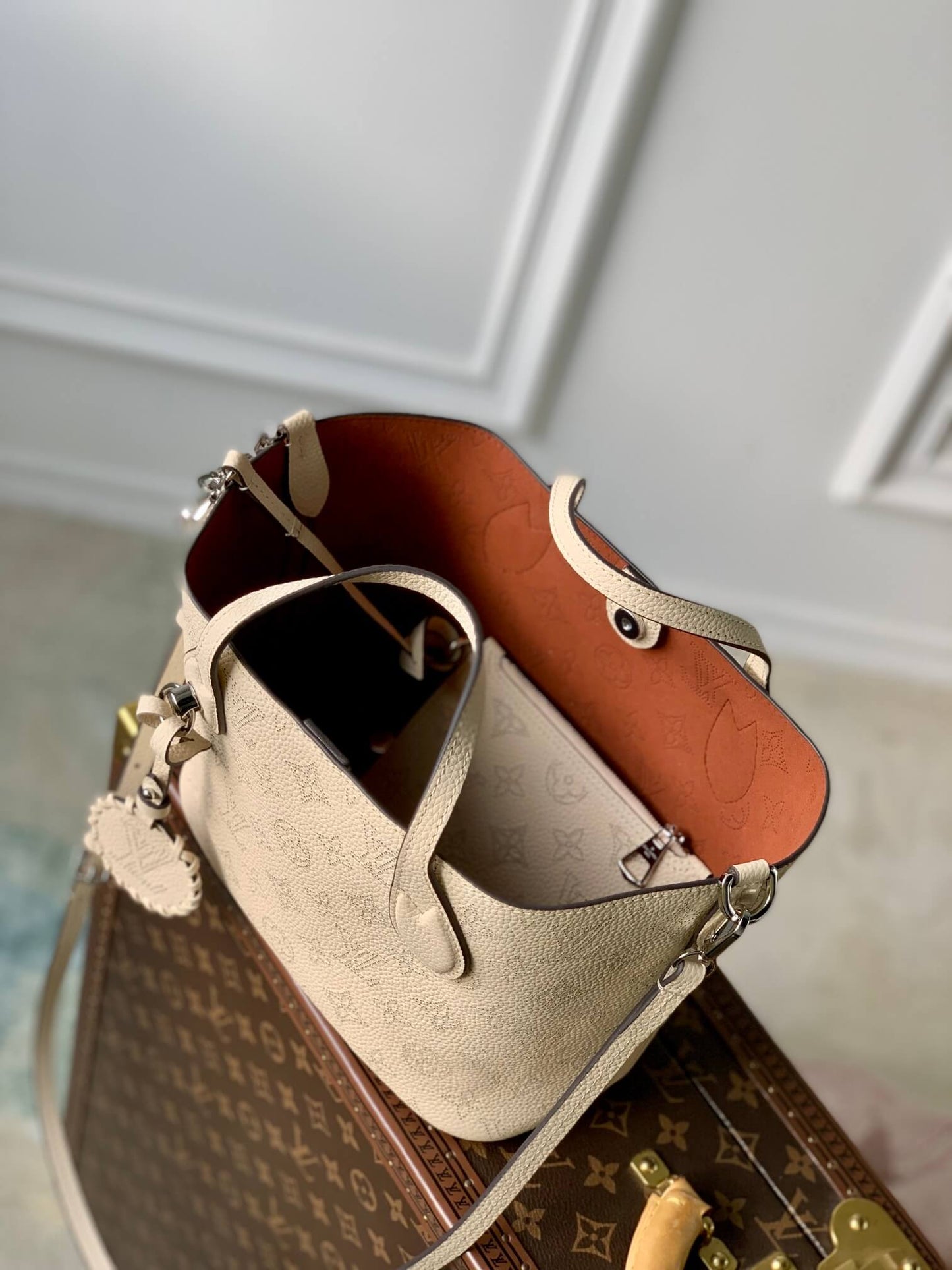 M21849 Blossom PM Handbag 20cm milk white