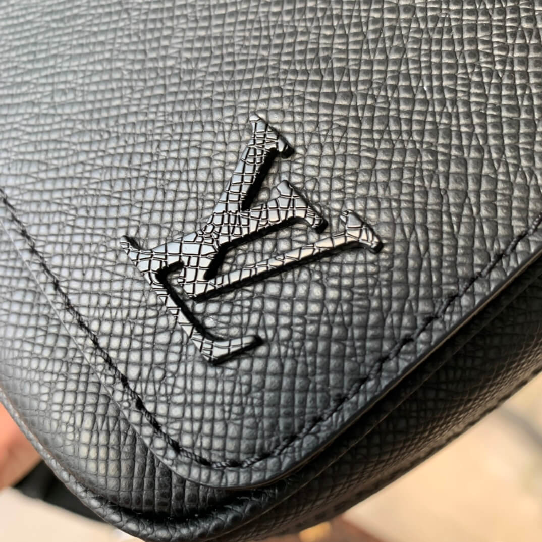 M30850 District PM Taïga 26cm black man bag